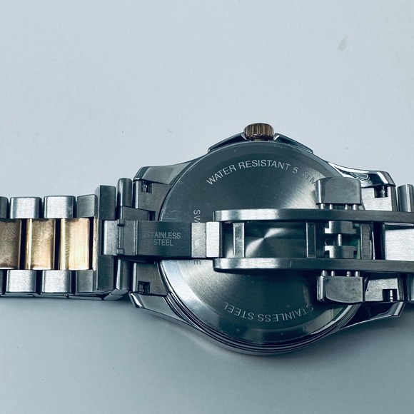 GUCCI G TIMELESS SILVER/ROSE GOLD 38MM WATCH - Picture 10 of 13